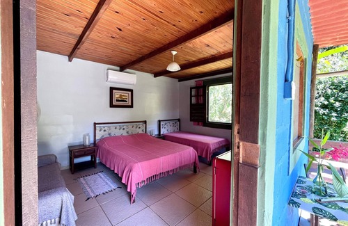 Paraty Bed & Breakfast | Spacious ensuite in forest in Paraty with delicious breakfast included