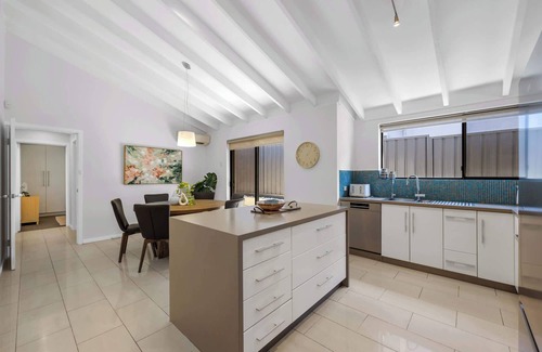 Leederville House | Spacious Family Getaway in West Leederville