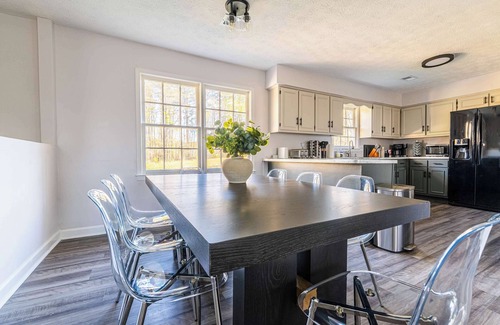 Fortson House | Spacious Family Escape | 4Br | Private Pool | Games