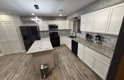 Meadows Place House | Spacious Family-Friendly 3BR Home w/Yard Near Richmond & Rosenberg