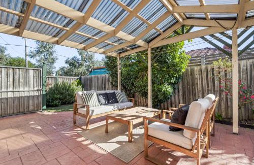 Pascoe Vale South House | Spacious Family Home with Balcony in Pascoe Vale