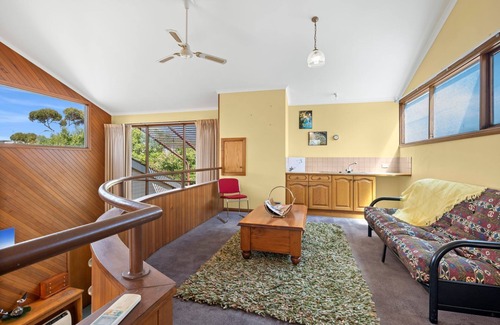 Torquay House | Spacious Family Retreat on Fischer (4)
