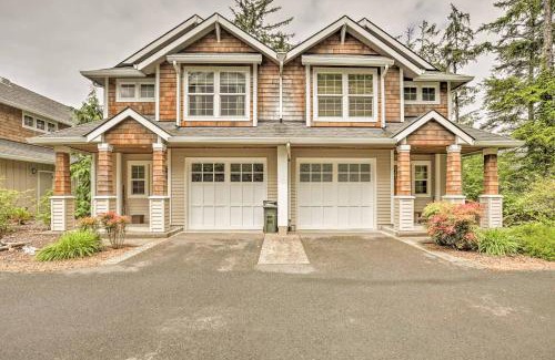 Manzanita House | Spacious Family Townhome Walk to Beach and Downtown