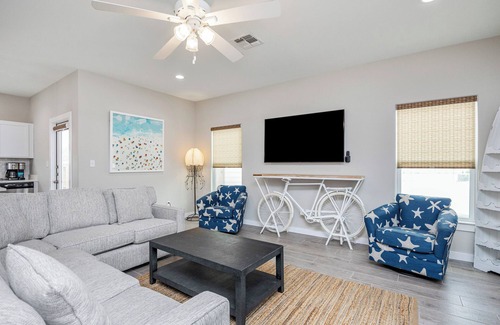 Corpus Christi House | Spacious Family Haven: Beach Life, Resort Living, & Recreation at Aruba Bay