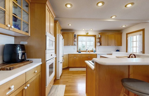 Rockaway Beach House | Spacious family home near the beach w/ocean view, large deck, free WiFi & more