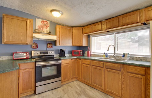 Spottswood House | Spacious Fancy Hill Home: Hot Tub + Outdoor Spots!