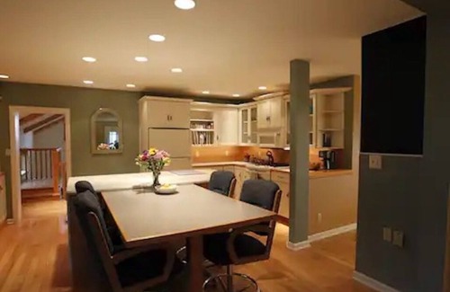 Niobe Other | Spacious farmhouse with a hottub!
