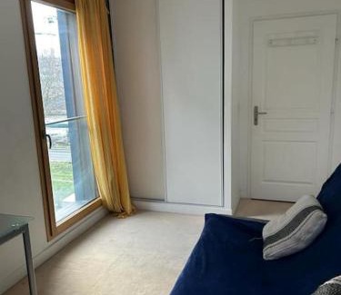 Billancourt–Rives de Seine Apartment | Spacious flat ideal for working or events