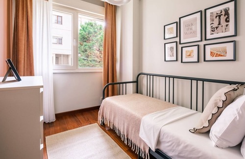Caddebostan Mahallesi Apartment | Spacious Flat 3 min to Coast and Bagdat Avenue