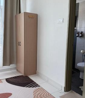 Seksyen 14 Apartment | Spacious Flat with Breakfast Wifi 3 Free Parking at Seksyen 7