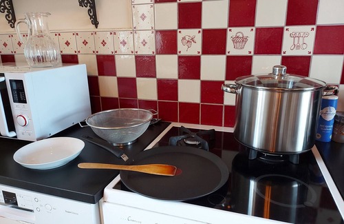 Saint-Aubin-du-Desert Cottage | Spacious cottage with private pond and games in Saint-Aubin-du-Désert