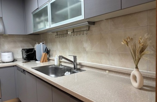 Seocho-dong Apartment | Spacious & Fully Equipped Apartment in Gangnam