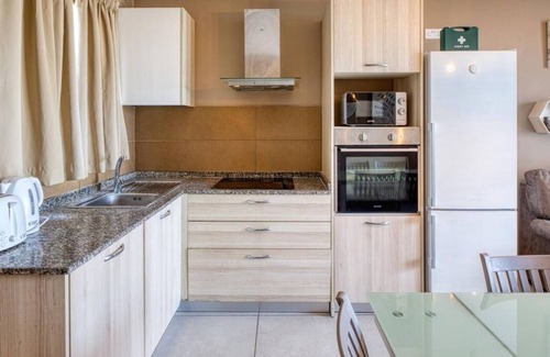 Pieta Apartment | Spacious, fully equipped 4BR in Pietà w/WIFI & AC