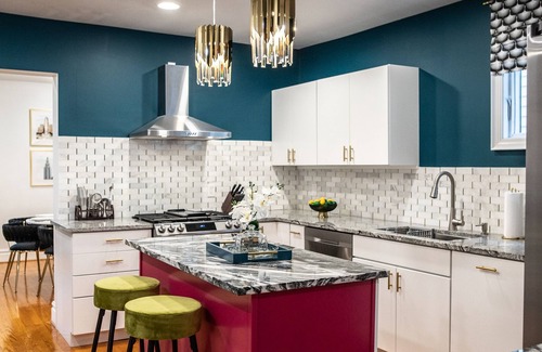 Buffalo House | Spacious! Game rm, Jungle rm, Bubble Chairs, Vinyl's, Patio, & Grill!