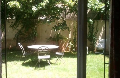 Pezenas House | Spacious garden center of Pezenas