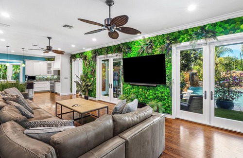 Delray Beach House | Spacious Gated Estate In Charming Delray Beach