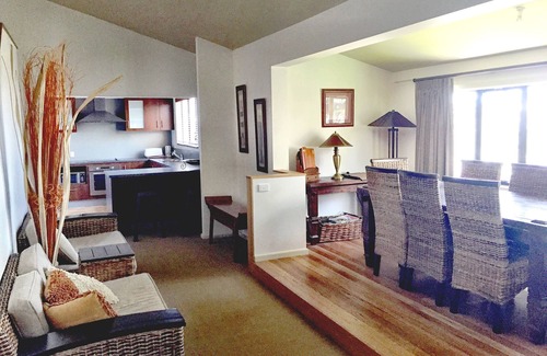 Mount Buller House | Spacious Group Getaway | Fireplace +75"TV+ Wi-Fi