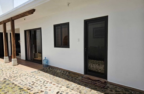 Antigua Guatemala House | Spacious 4-bedroom townhome in peaceful San Pedro Las Huertas with WiFi