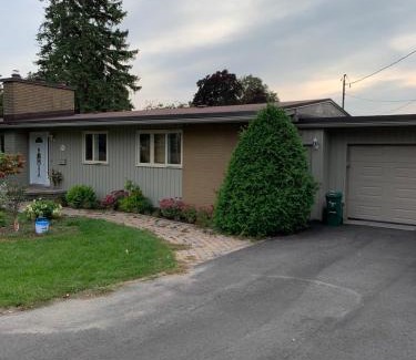 Glabar Park Apartment | Spacious Guest house -walkout Basement- 4 guests! -dedicated workspace-No Pet! No Cooking! No Smoking! No Party!