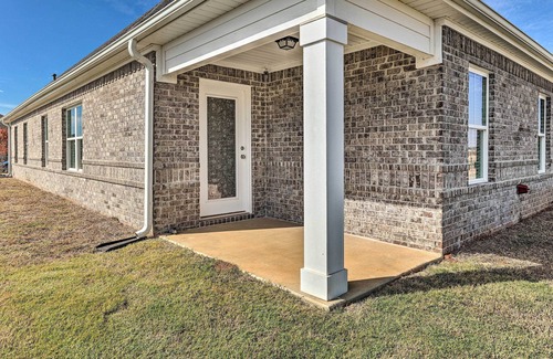 Hazel Green Cottage | Spacious Hazel Green Home w/Fireplace, Yard!