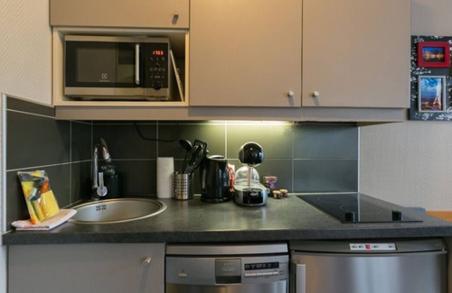Issy-les-Moulineaux Apartment | Spacious high standing studio near metro + parking