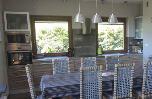 Zwardon Villa | Spacious Hill-View Villa