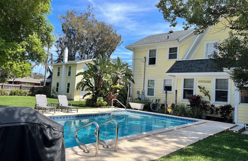 Sebring House | Spacious historic 4-bedroom pool house in Downtown Sebring