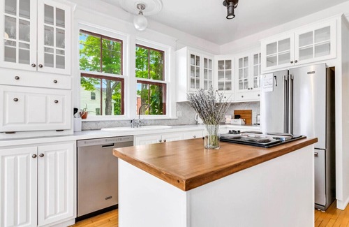 Moncton House | Spacious Historical Home Downtown Moncton