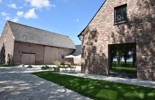 Poperinge House | Spacious Holiday Home with Pond in Poperinge