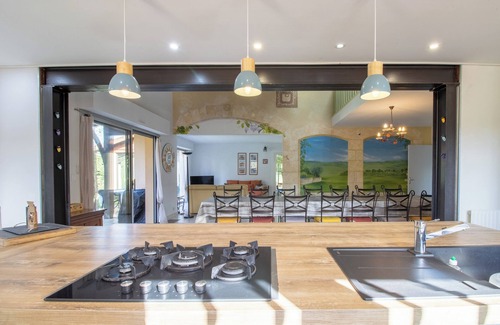 Cherveix-Cubas Villa | Spacious holiday home with indoor pool, jacuzzi and sauna in Cherveix-Cubas