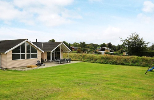 Holloselund House | Spacious Holiday Home in Tisvilde with Swimming Pool