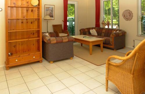 Westerbork House | Spacious holiday home with WiFi 20 km from Assen