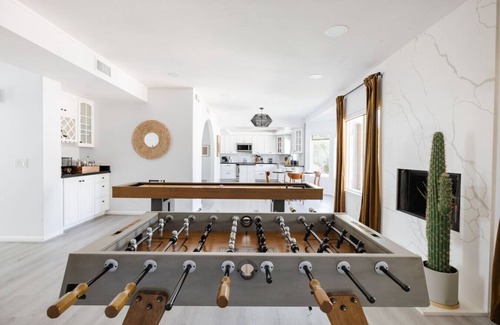 Sunset Ridge House | Spacious Home Amazing Pool and Spa - 7 Bedrooms