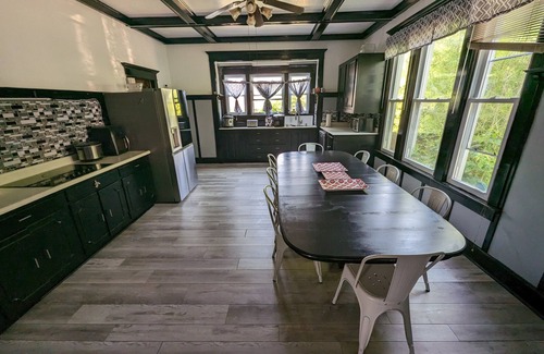 Evansville House | Spacious Home close to Downtown