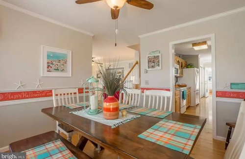 Cedar Neck House | Spacious Home Close to the Beach and Bay - 5 bedroom w/Separate In-Law Suite!