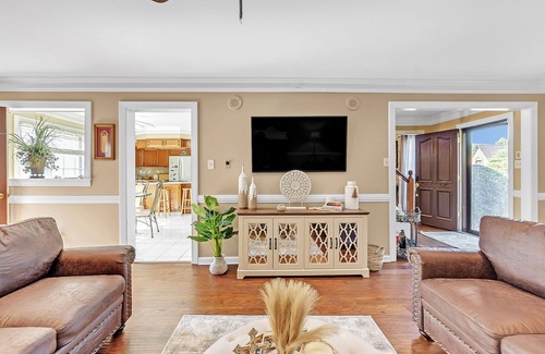Cordova House | Spacious Home in Cordova - Ideal for Work, Family, or Relaxing near Shelby Farms
