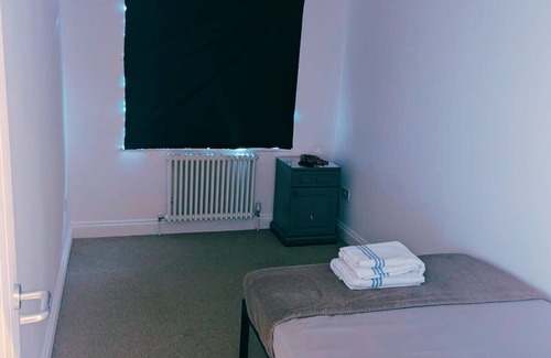 Dartford House | Spacious Home In Dartford! Close to London and Bluewater