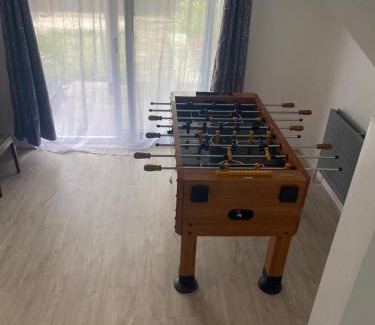 Harlow House | Spacious Home in Harlow Free Parking