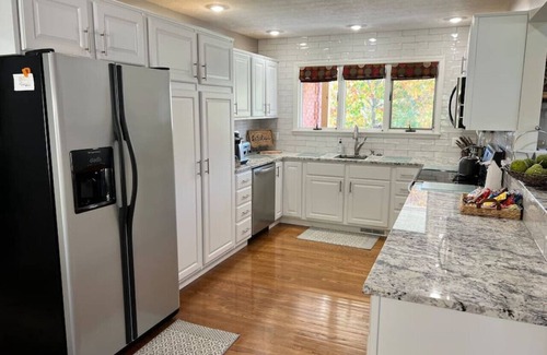 Hamilton House | Spacious home in Hamilton