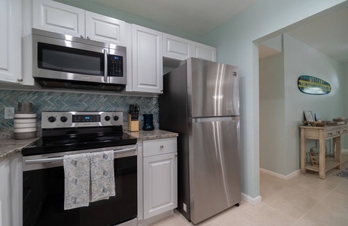 West Palm Beach House | Spacious Home Near Beach, Downtown, Airport! Private Yard w/BBQ