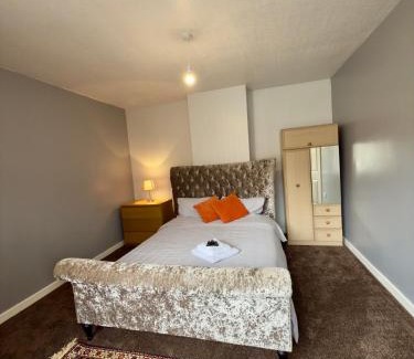 Fenham Apartment | Spacious Home Near City Centre