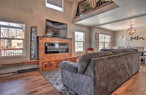 Great Falls House | Spacious Home w/ Hot Tub, ~ 3 Mi to Giant Springs!