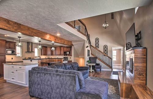 Great Falls House | Spacious Home w/ Hot Tub, ~ 3 Mi to Giant Springs!