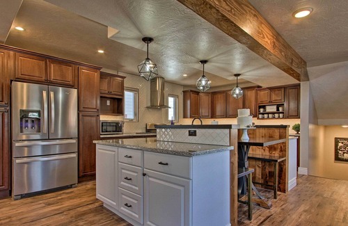 Great Falls House | Spacious Home w/ Hot Tub, ~ 3 Mi to Giant Springs!