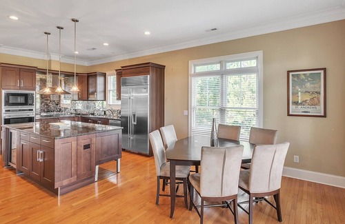 Carthage House | Spacious Home with 4 Master Suites in Quiet Community by RedAwning