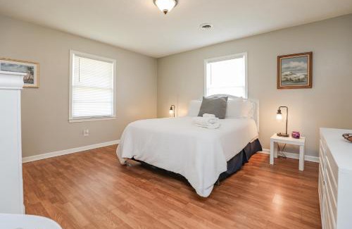 Sneads Ferry House | Spacious Home with Waterfront View-Welcome Pets