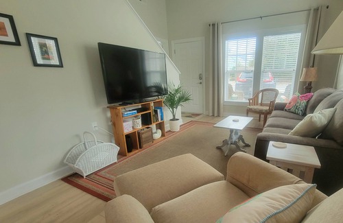 Southport House | Spacious home within walking distance to downtown Southport
