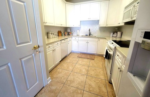 Southport House | Spacious home within walking distance to downtown Southport