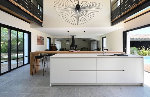 Les Portes-en-Re House | Spacious house with pool and beach access