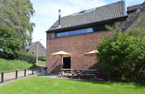 Teuven House | Spacious house in a farm, located in the bucolic region of Voeren